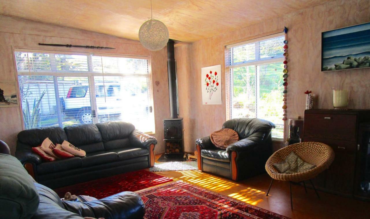 Mulberry Grove Retreat Bed & Breakfast Tryphena ภายนอก รูปภาพ